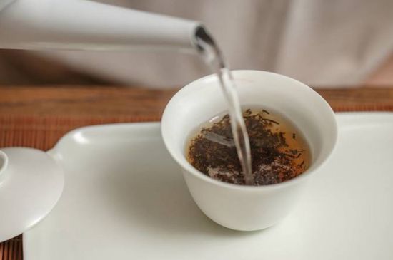各類(lèi)茶的注水方式，不同的茶泡茶時(shí)怎么注水