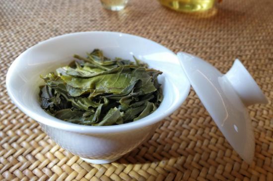 干吃茶葉致癌嗎，長期吃干茶葉的危害