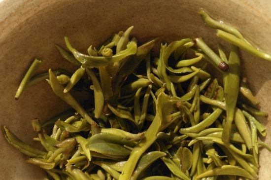 干吃茶葉致癌嗎，長期吃干茶葉的危害