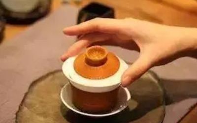 三才蓋碗的正確拿法，三才蓋碗抓碗法圖解