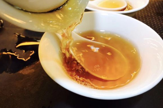 肉桂可以用紫砂壺沖泡嗎，紫砂壺能泡武夷巖茶肉桂用嗎？
