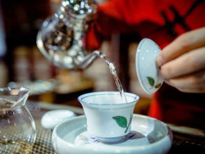千萬別做兼職茶藝師，女人學(xué)茶藝好嗎？