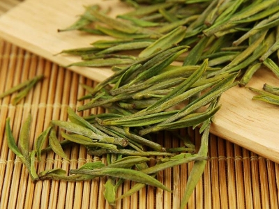 安吉白茶的功效與作用，簡單概括安吉<a href=http://www.imlikeomg.com/fenlei/baicha/ target=_blank class=infotextkey>白茶功效</a>