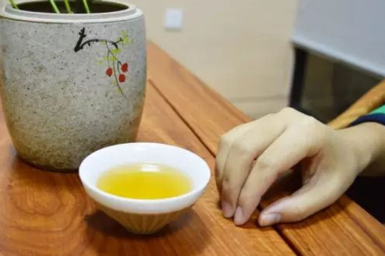 女人喝茶要行扣茶禮嗎，叩茶禮女士能用嗎？