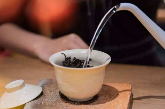 牛欄坑肉桂需不需要洗茶，武夷巖茶肉桂需要洗茶嗎？