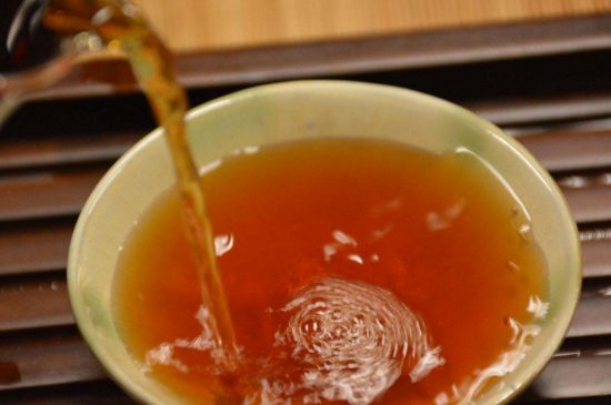 老茶浸蜜有什么功效，茶葉浸蜂蜜治咳嗽