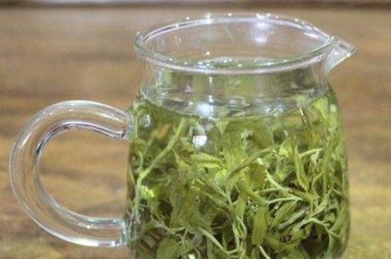 怎樣辨別莓茶發(fā)霉了，莓茶發(fā)霉和白霜的區(qū)別