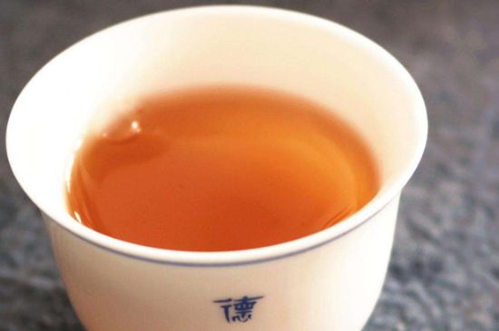 老茶和新茶哪個(gè)好，老茶好喝還是新茶好喝