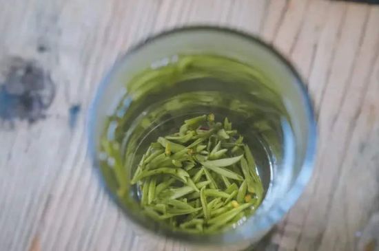 泡好的茶水放冰箱能保存多久，泡好的茶冷藏放多久？