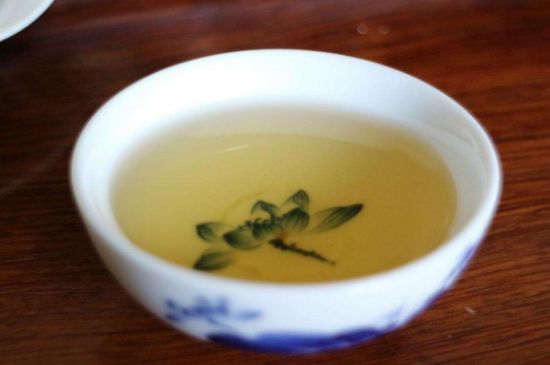 茉莉香精茶的鑒別方法，茉莉茶加香精怎樣識別？