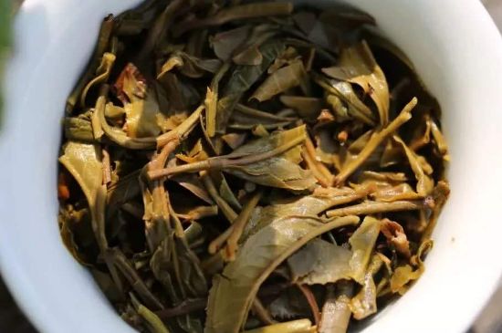 什么茶葉容易放香精，香精茶有什么危害？
