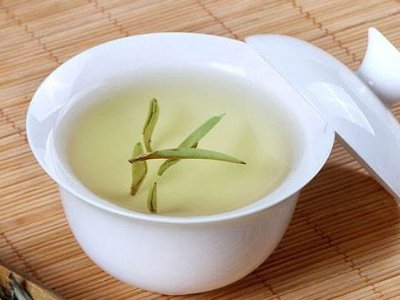 白毫銀針?lè)艓啄曜詈?，白毫銀針什么年份最好？