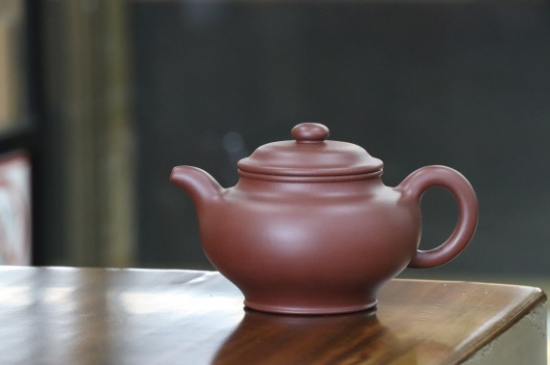 剛買的紫砂壺要怎么開壺養(yǎng)壺，<a href=http://www.imlikeomg.com/chaju/zisha/ target=_blank class=infotextkey>紫砂壺開壺</a>與養(yǎng)壺的方式方法