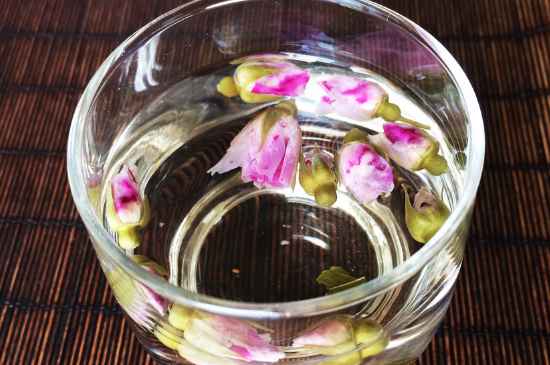 玫瑰花和茉莉茶一起泡有什么作用，玫瑰茉莉花茶的功效