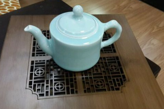 瓷壺適合泡什么茶，瓷器茶具喝什么茶好