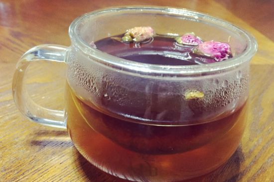 喝玫瑰花茶能祛斑嗎，玫瑰花茶有祛斑的功效嗎？