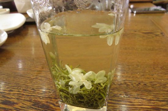 茉莉茶葉的功效與禁忌，什么人不適合喝茉莉花茶？
