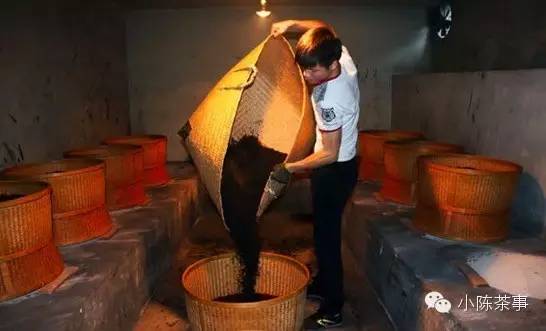 怎樣炭焙巖茶？揭秘武夷巖茶的炭焙技藝