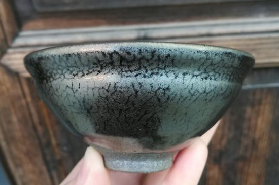 怎么鑒別建盞化學(xué)釉，真假建盞的對比與辨別