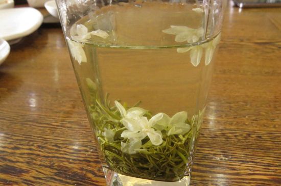 茉莉龍珠可以和什么一起泡茶，茉莉龍珠茶能加蜂蜜嗎？
