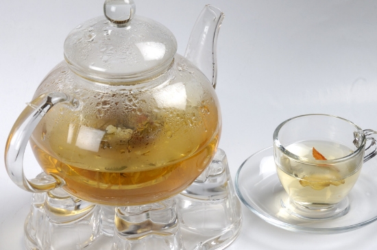 經(jīng)常菊花泡水好嗎，喝菊花茶有什么好處？