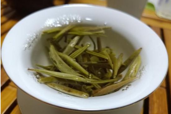 茉莉銀針屬于什么茶，茉莉銀針適合什么人喝？