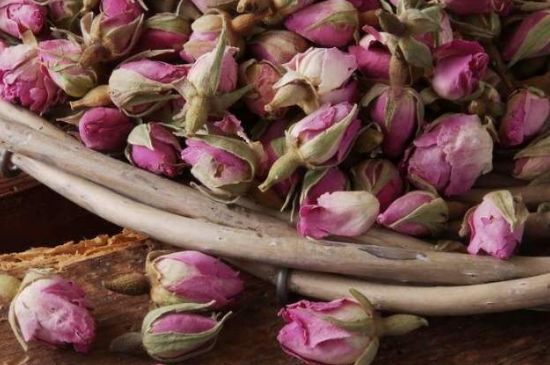 玫瑰花茶是應(yīng)該煮還是蒸，玫瑰花茶是不是煮一下效果更好？