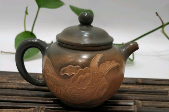 泡茶用坭興陶和紫砂壺哪個好，紫砂壺比坭興陶壺好嗎？