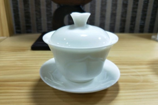 常見(jiàn)的七大材質(zhì)的茶具優(yōu)缺點(diǎn)，用什么材質(zhì)的茶具泡茶最好？