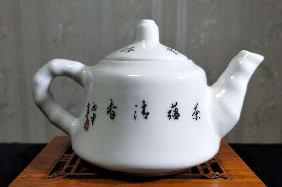 瓷壺適合泡什么茶，瓷器茶具喝什么茶好