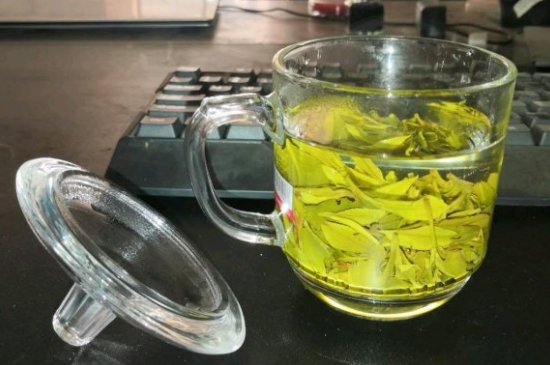 常見(jiàn)的七大材質(zhì)的茶具優(yōu)缺點(diǎn)，用什么材質(zhì)的茶具泡茶最好？