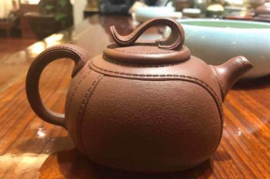 泡茶用坭興陶和紫砂壺哪個好，紫砂壺比坭興陶壺好嗎？
