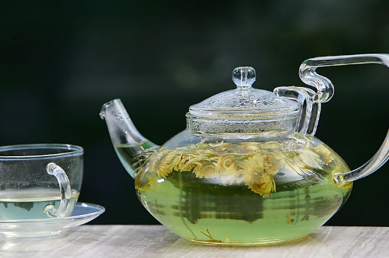 菊花茶天天喝行嗎，每天喝菊花泡茶喝好嗎？