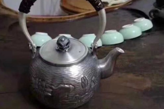 常見(jiàn)的七大材質(zhì)的茶具優(yōu)缺點(diǎn)，用什么材質(zhì)的茶具泡茶最好？
