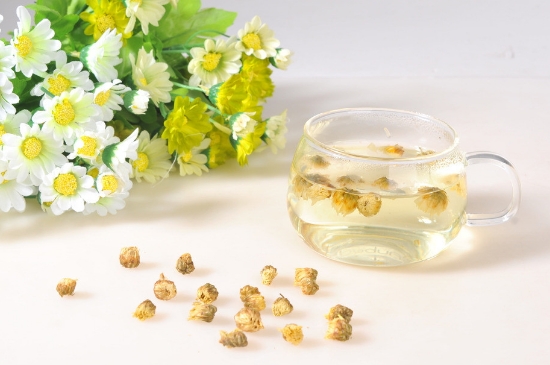 喝菊花茶有什么效果，女人長(zhǎng)期喝菊花茶好嗎？