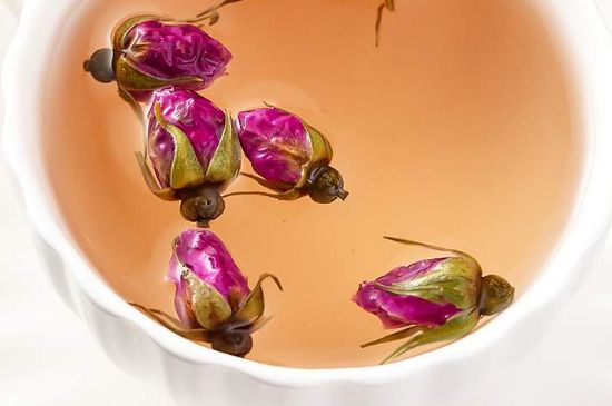 玫瑰花泡茶祛斑要多久見(jiàn)效，喝玫瑰花茶多久能祛斑？