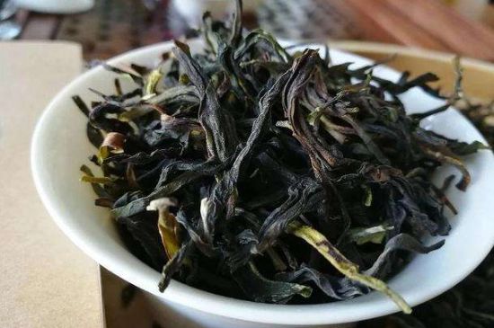 鴨屎香單叢雪片茶的特點(diǎn)，鳳凰雪片茶有什么特點(diǎn)？