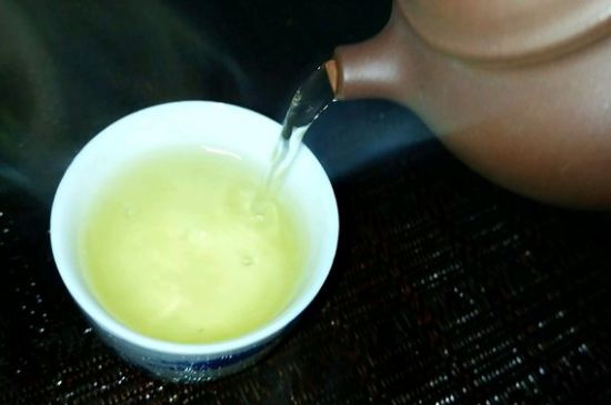 一天什么時候喝黑茶最好，喝黑茶一天最佳時間和季節(jié)