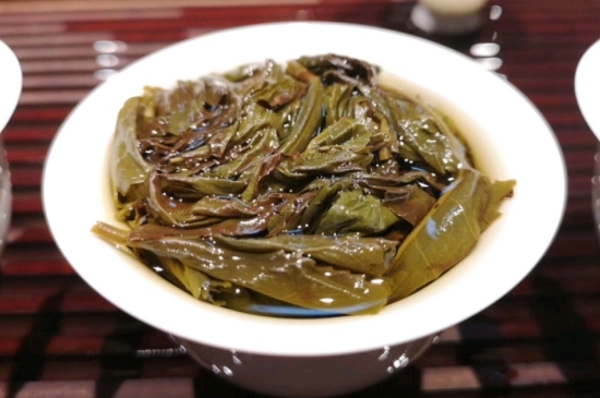 長(zhǎng)期喝巖茶會(huì)上火嗎？巖茶這樣喝了容易上火！