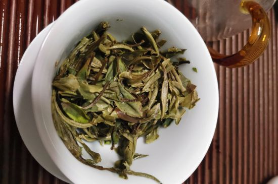 7年壽眉和2年白牡丹哪個(gè)好，老白茶壽眉與白牡丹的口感區(qū)別
