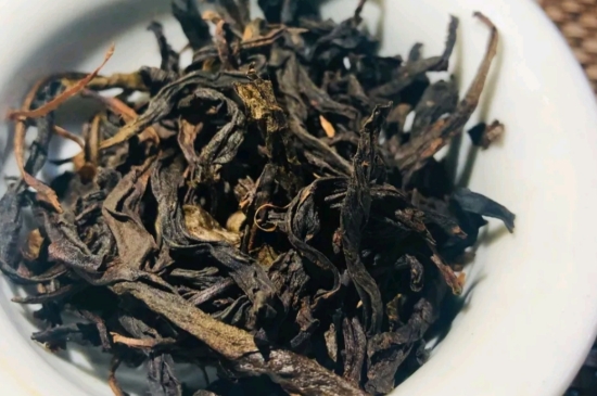 長(zhǎng)期喝巖茶會(huì)上火嗎？巖茶這樣喝了容易上火！