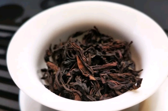 長(zhǎng)期喝巖茶會(huì)上火嗎？巖茶這樣喝了容易上火！