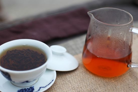 紅茶有6年了還能喝不，過期紅茶未必不能喝！