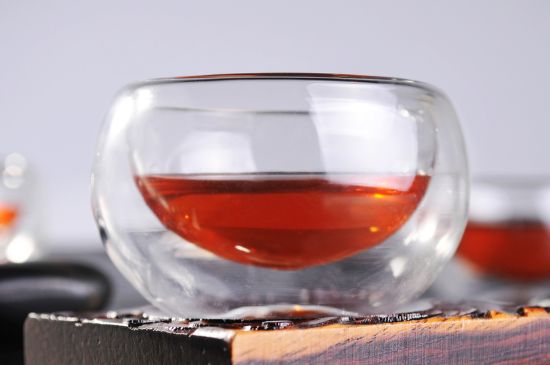 紅茶放置10年還能喝嗎，多年過期紅茶居然還能喝？