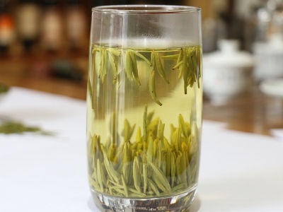 竹葉青茶怎么樣，檔次較高味道略苦價格比較貴