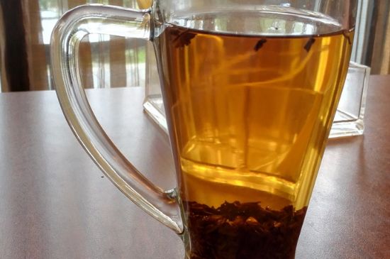 紅茶放置10年還能喝嗎，多年過期紅茶居然還能喝？