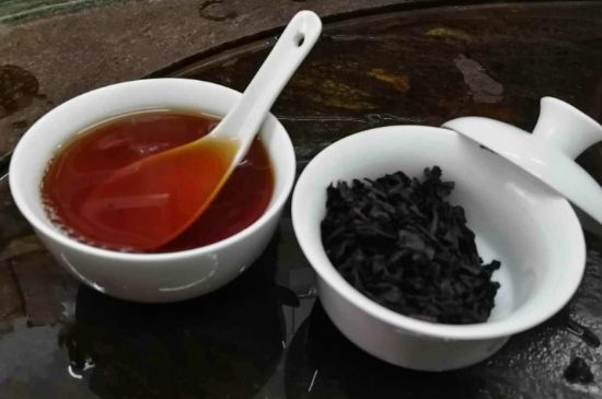 肉桂茶和大紅袍哪個(gè)貴，武夷山肉桂與大紅袍的價(jià)格比較