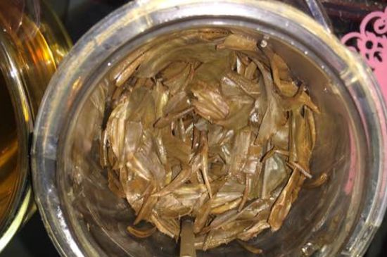 金駿眉有幾個(gè)品種分哪幾個(gè)級(jí)別？按茶樹(shù)劃分5個(gè)等級(jí)！