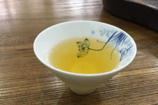 鴨屎香單叢雪片茶的特點(diǎn)，鳳凰雪片茶有什么特點(diǎn)？