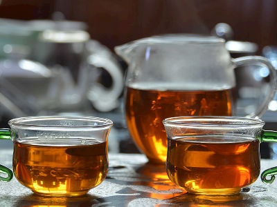 紅茶和綠茶的區(qū)別，常喝紅茶好還是綠茶好？